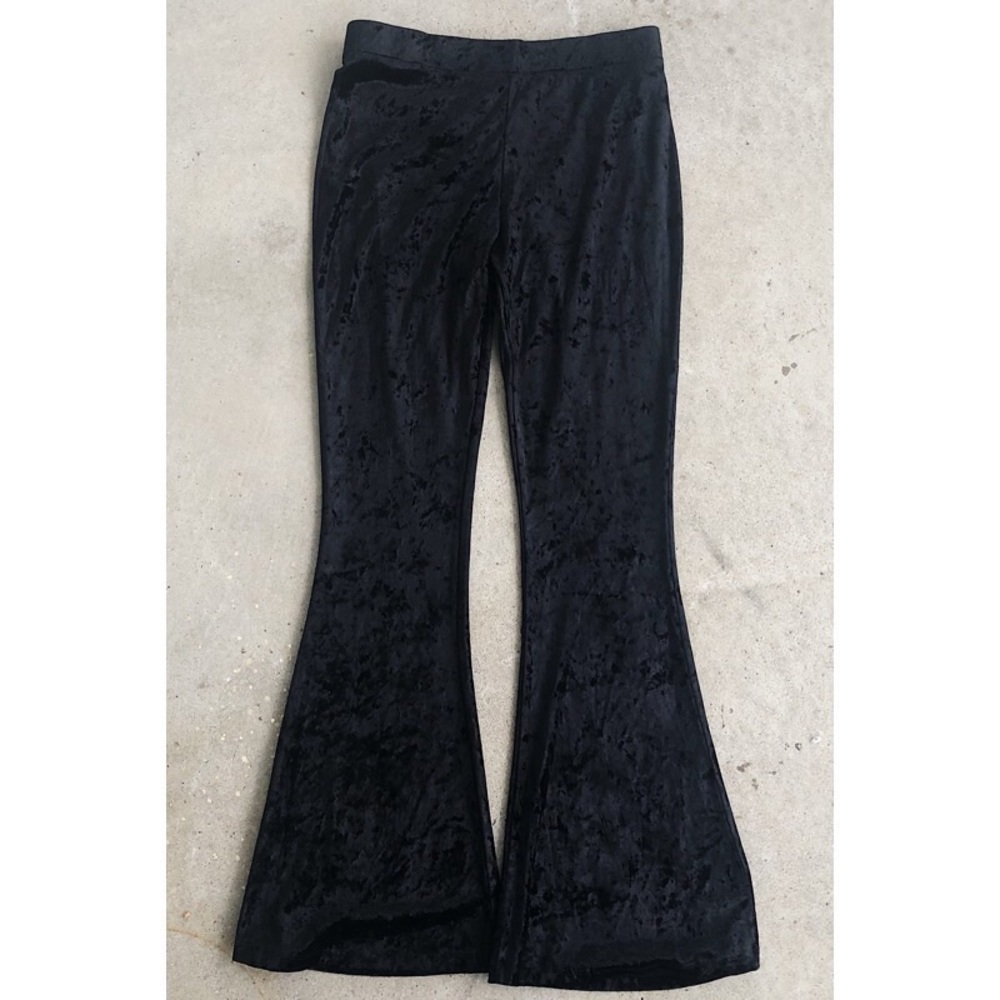 Forever 21 Velvet Flare Pants | Medium // Black 🖤